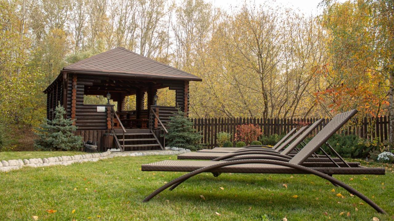 Котедж-Парк Славна Okhtyrka Extérieur photo