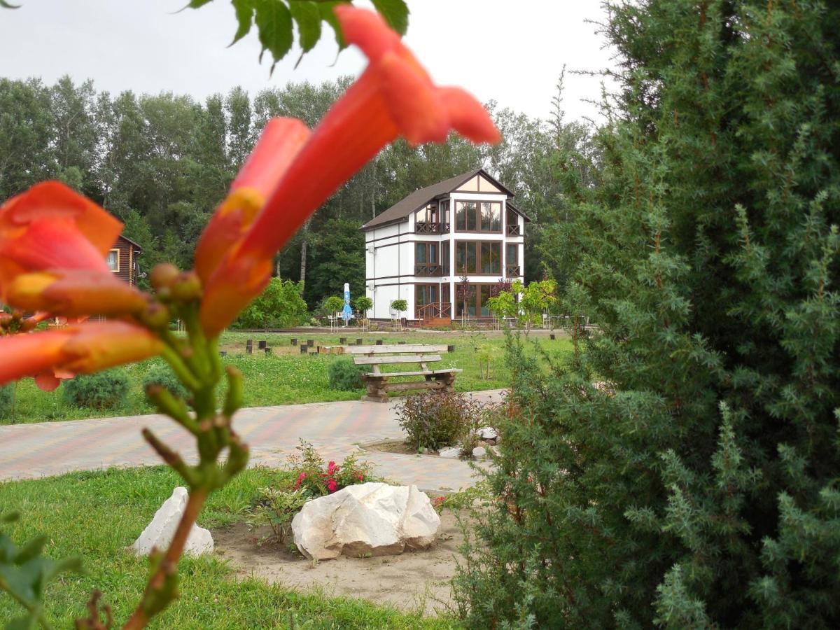 Котедж-Парк Славна Okhtyrka Extérieur photo