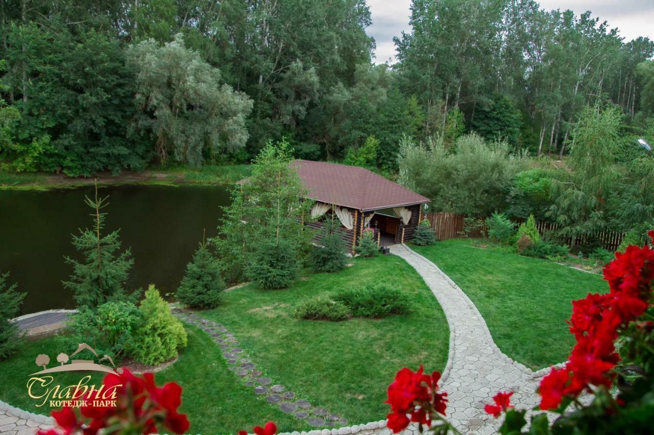 Котедж-Парк Славна Okhtyrka Extérieur photo